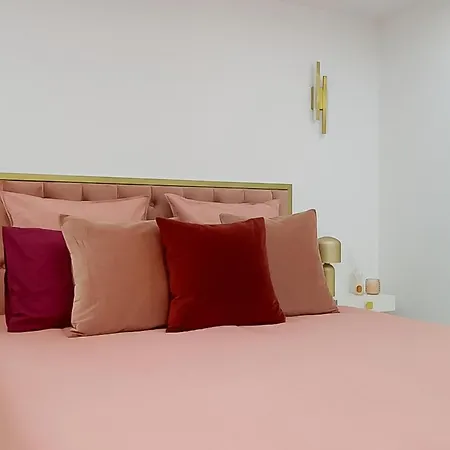 Apartment Romantique Avec Jacuzzi *