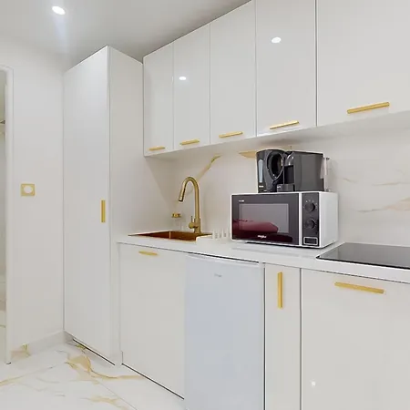 Romantique Avec Jacuzzi Apartmán *