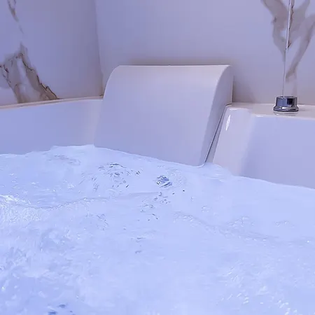 Romantique Avec Jacuzzi *